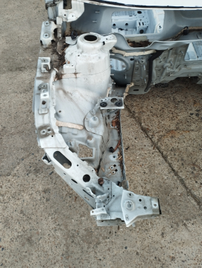 Front right quarter Chevrolet Volt 11-15 on the body, white