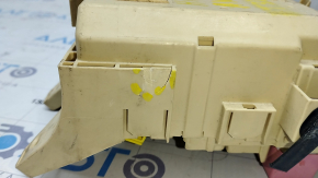Under-dash fuse box Toyota Highlander 08-10 hybrid missing cover, cracks