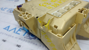 Under-dash fuse box Toyota Highlander 08-10 hybrid missing cover, cracks
