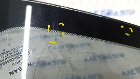 Window blind glass rear right Nissan Versa Note 13-19 scratches on glass