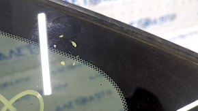 Window blind glass rear left Infiniti QX50 19- scratches on molding, scratches on glass