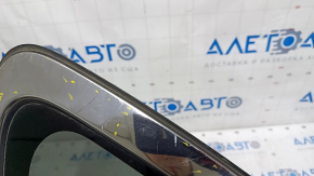 Window blind glass rear right Subaru Outback 15-19 black tint, scratches on chrome, scratches on glass