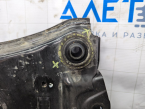 Front subframe Nissan Leaf 18 - cracked silent blocks