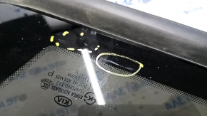 Window blind glass rear right Kia Sorento 10-15 black scratches on glass