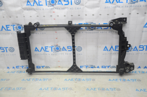 Square frame between radiators Nissan Leaf 18-