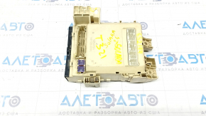 Fuse box under the dashboard Toyota Solara 04-08 broken fasteners