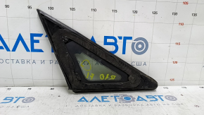 Window blind glass front left Subaru b10 Tribeca scratches on glass