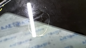 Window blind glass rear left Infiniti FX35 FX45 03-08 scratches on molding, scratches on glass, crack on molding