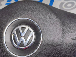 Airbag in the steering wheel driver VW Passat b7 12-15 USA the contour of the airbag is visible