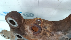 Rear right axle of Mazda CX-5 17-awd is rusty, bolts are broken, bushing needs to be replaced