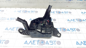 Fuse box under hood right Toyota Venza 21- with housing