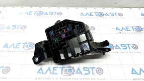 Fuse box under hood right Toyota Venza 21- with housing