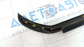 Molding door-glass central rear left Ford Explorer 20 - broken fasteners