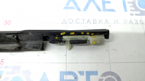 Molding door-glass central rear left Ford Explorer 20 - broken fasteners