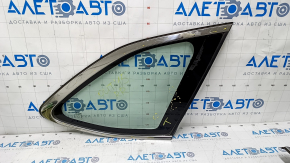 Window blind glass rear right Subaru Outback 15-19 green tint, scratches on chrome, scratches on glass