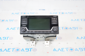 Tape recorder, radio, player Nissan Leaf 18-22 crack