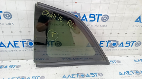 Window blind glass rear left Dodge Challenger 15 - scratches on glass, molding peeling off