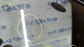 Window blind glass rear left Subaru b10 Tribeca scratches on glass, molding peeling off