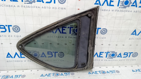 Window blind glass rear left Subaru b9 Tribeca scratches on glass, missing molding fragment