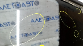 Window blind glass rear left Subaru b9 Tribeca scratches on glass, missing molding fragment