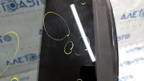 Window blind glass rear left Subaru b9 Tribeca scratches on glass, missing molding fragment