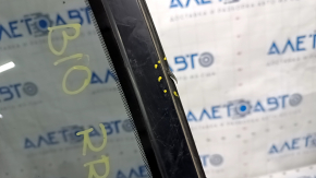 Window blind glass rear right Subaru b10 Tribeca scratches on glass, molding tear