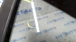 Window blind glass rear right Subaru b9 Tribeca scratches on glass, tear of seal