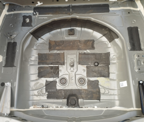 Trunk tray Toyota Venza 21- on the body
