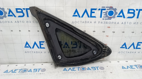 Window blind glass rear right Chrysler 200 15-17 black gloss, scratches on molding, scratches on glass