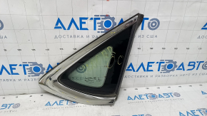 Window blind glass rear right Chrysler 200 15-17 chrome scratches on chrome, scratches on glass