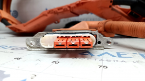 High-voltage cable to the battery Toyota Venza 21 - through the entire body, the housing of the connector is broken
