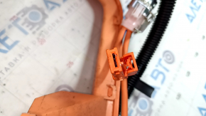 High-voltage cable to the battery Toyota Venza 21 - through the entire body, the housing of the connector is broken