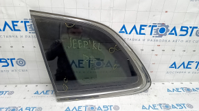 Window blind glass rear left Jeep Cherokee KL 14-18 chrome scratches on chrome, scratches on glass