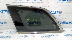 Window blind glass rear left Jeep Grand Cherokee WK2 11-16 chrome molding, scratches on chrome, scratches on glass