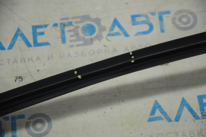 Roof trim right Nissan Leaf 18- dent