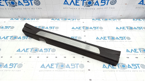 Door sill trim inner front left Hyundai Azera 12-17 black, with chrome trim, scratches, crack in fastening