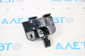 Rear bumper mount under the left light Nissan Leaf 18-