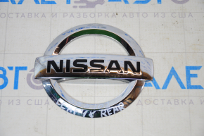 Emblem logo Nissan tailgate Nissan Leaf 18-22 scratches