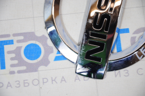 Emblem logo Nissan tailgate Nissan Leaf 18-22 scratches