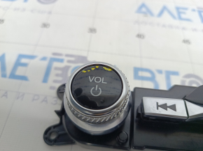 Radio control, Ford Explorer 20 radio - under park asist and 360 cameras, cracks