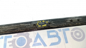 Right windshield molding Ford Explorer 20 - broken mount