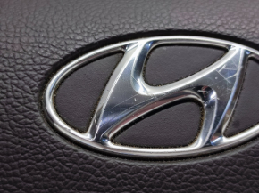 Airbag in steering wheel driver Hyundai Elantra UD 11-16 scratches on emblem