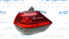 Light outer wing right Nissan Rogue 17- scratches
