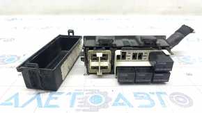 Relay block under the hood Jeep Patriot 11-17 front left corner, broken latch
