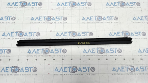 Glass seal inside rear right door Jeep Cherokee KL 14-