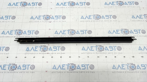 Glass seal inside rear right door Jeep Cherokee KL 14-