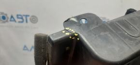 Lower radiator deflector Nissan Rogue 14-20 is broken, the tube is dented