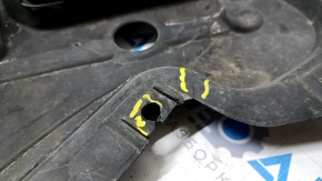 Front left fender liner Nissan Rogue 14-20 broken fasteners, tear