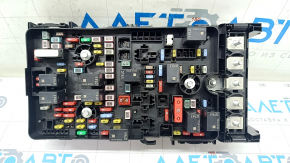 Fuse box underhood Jeep Cherokee KL 19-23 2.0T under heating on windshield, without cover