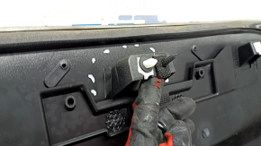Ford Fusion mk5 17-18 trunk lid trim for number, breakage of fastener